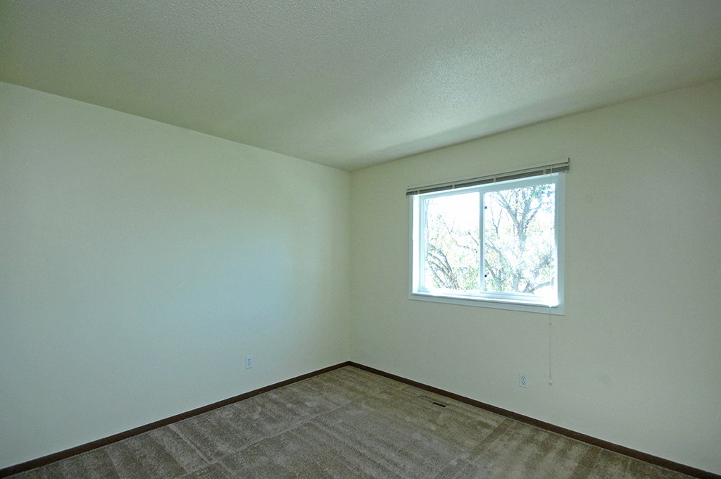Bedroom at Yorkdale Townhomes, Edina, 55435