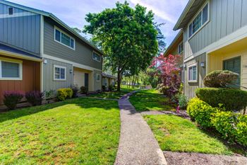 Meandering Pathway at Commons at Timber Creek Apartments, Portland, OR