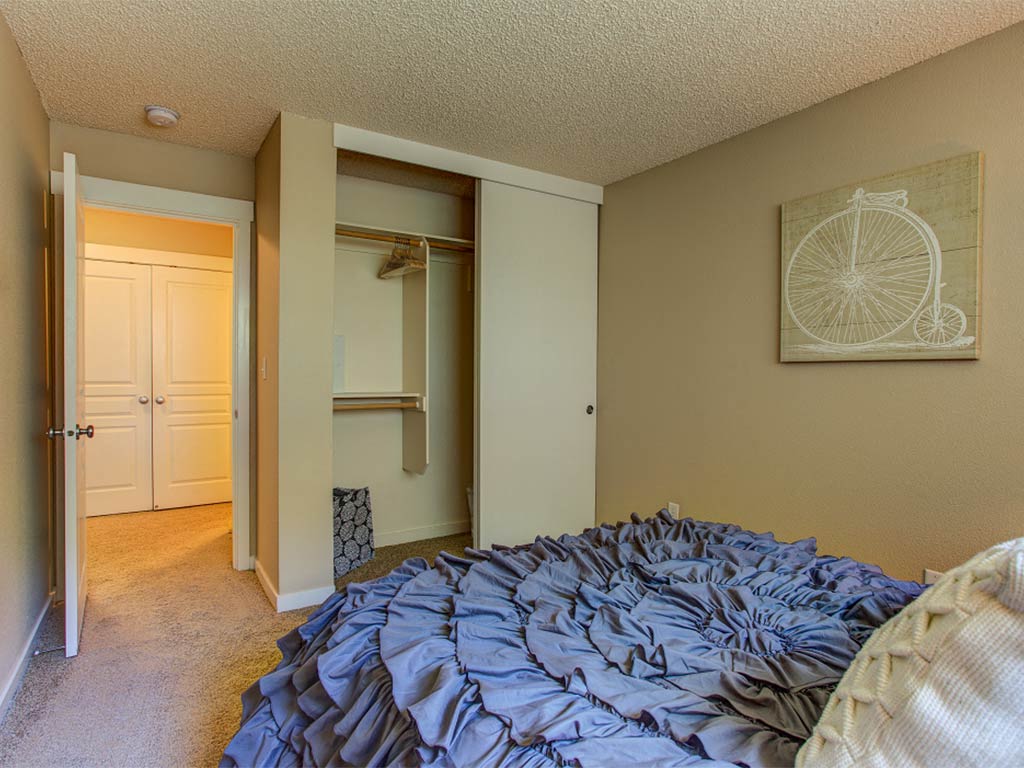 Commons At Timber Creek Apartments, 12450 NW Barnes Rd, Portland, OR