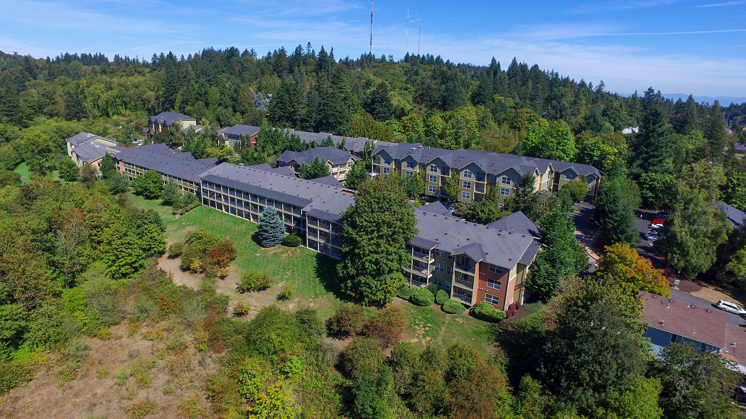 Luxury Studio Apartments in Portland, Commons at Sylvan Highlands