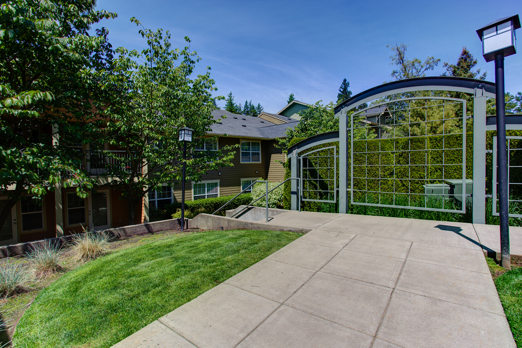 Commons at Sylvan Highlands Apartments in Portland