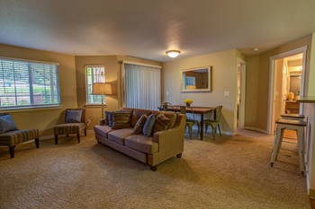 Commons at Avalon Park Apartments in Tigard, OR - Photo Gallery 14
