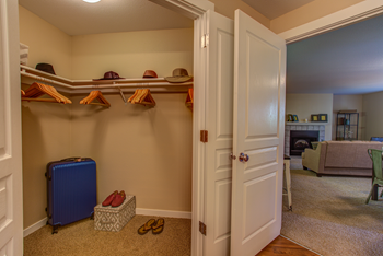 Apartments Tigard Oregon, Commons at Avalon Park - Photo Gallery 26