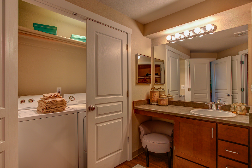 Commons At Avalon Park Apartments