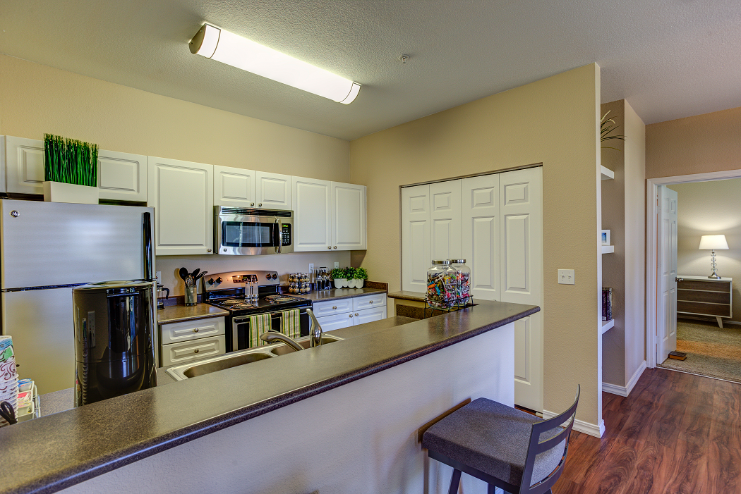 Commons At Verandas In Tanasbourne Apartments, 2501 NE Overlook Drive