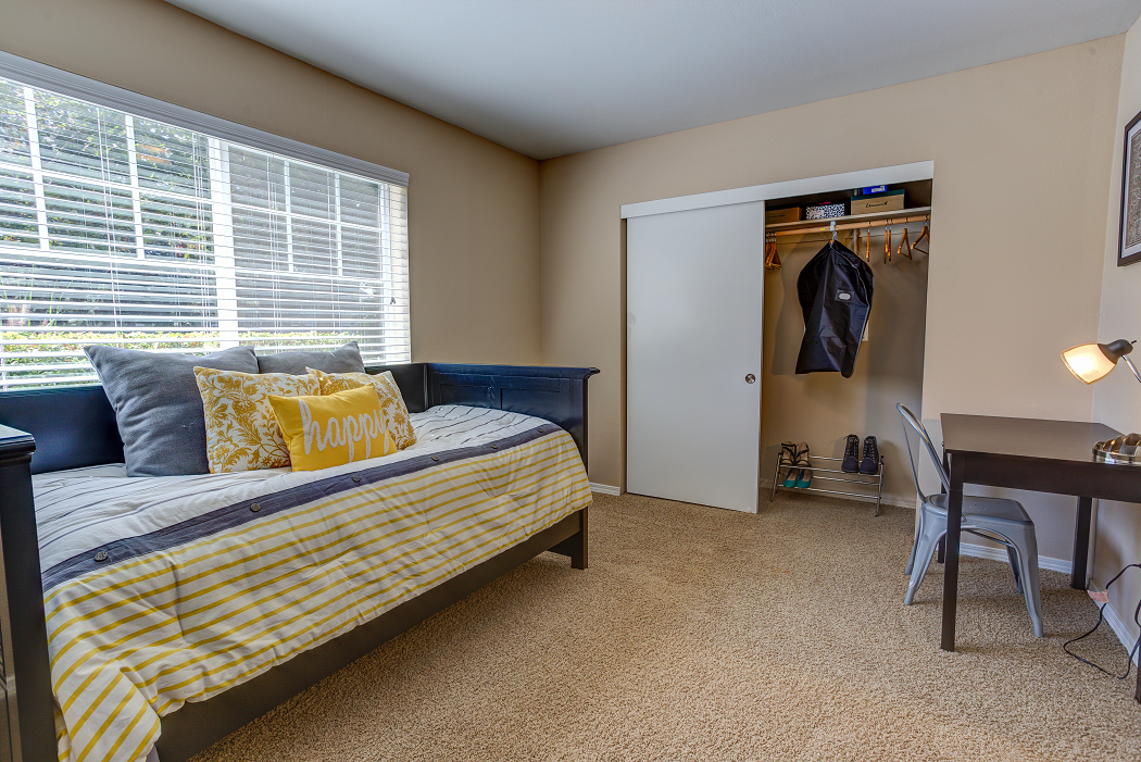 Commons at Hawthorn Village Apartments in Hillsboro, Oregon