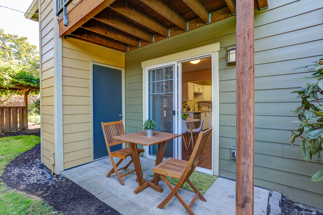 Commons at Hawthorn Village Apartments Hillsboro, OR