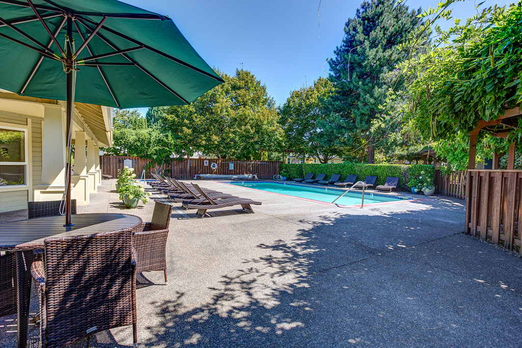 Hillsboro Apartments, Commons at Hawthorn Village