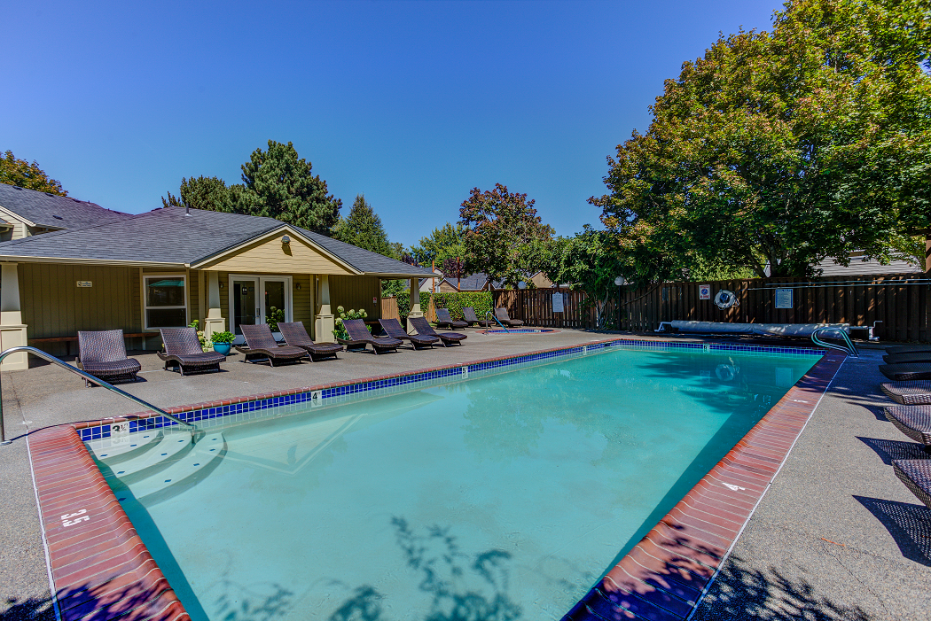 Commons at Hawthorn Village Apartments in Hillsboro
