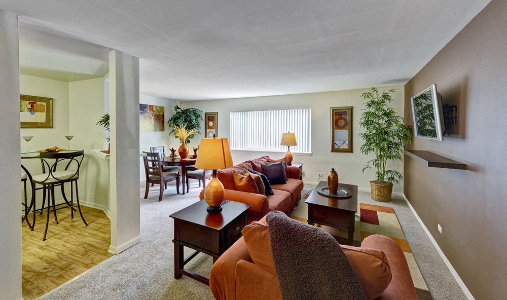 Harbor Lake Apartments in Waukegan, IL