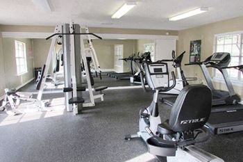 apartment fitness center amenity 