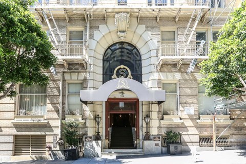 the building in which the hotel is located