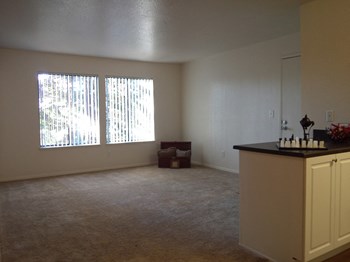 4909 Date Avenue 1-2 Beds Apartment, Market Rate for Rent - Photo Gallery 6