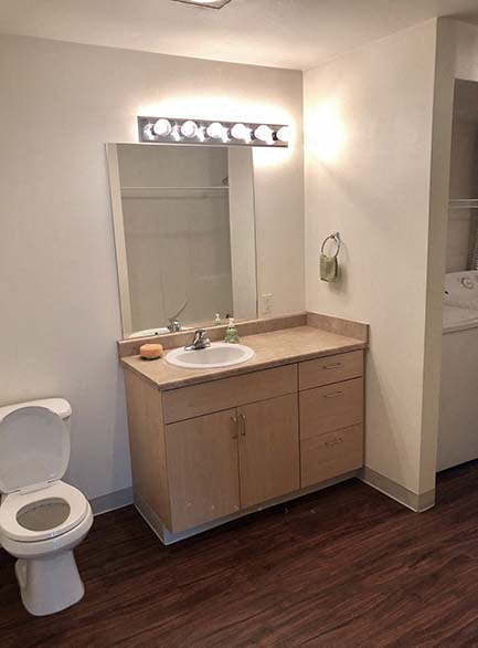 Heron Creek Apartments l bathroom