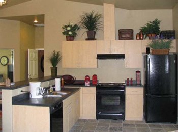 Heron Creek Apartments l office kitchen - Photo Gallery 4