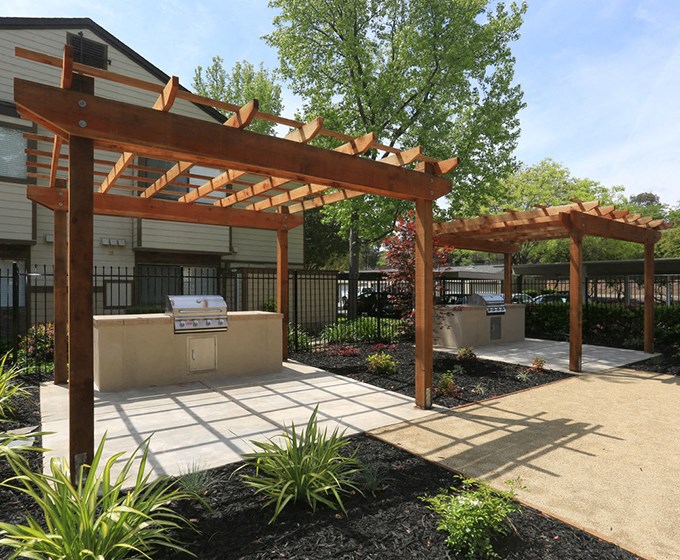 BBQ Area Hidden Creek Apartments for rent in Vacaville Ca