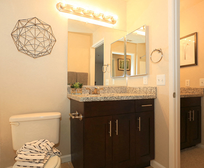 Bathoom Vacaville CA Apartments for rent Hidden Creek