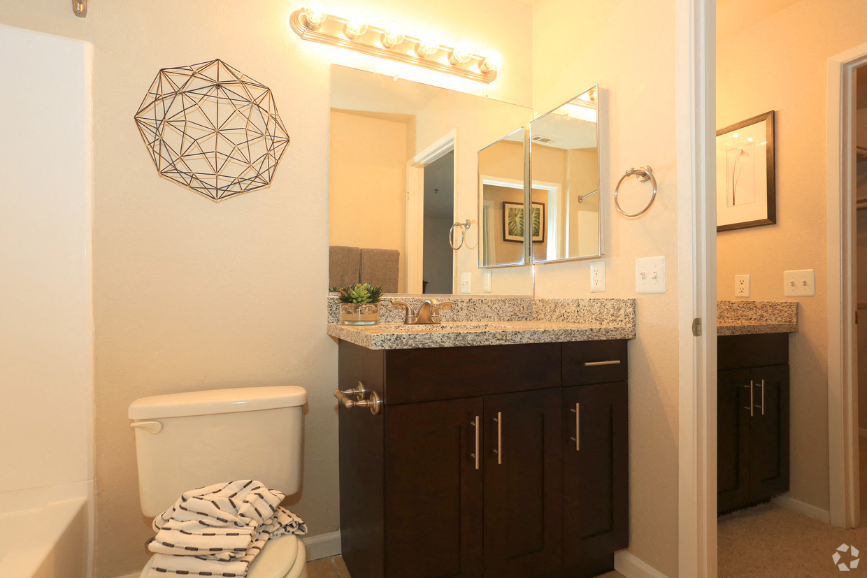 Bathroom Hidden Creek Apartments for rent in Vacaville Ca