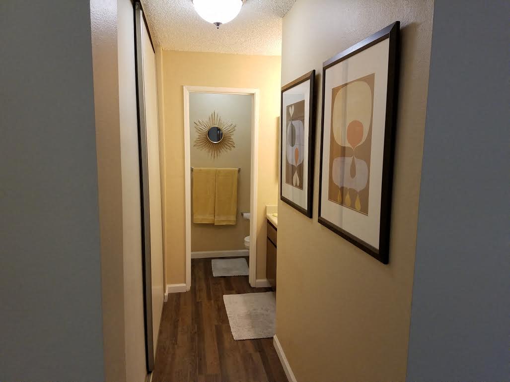 Hallway l Muirwood Garden Apartments Martinez CA