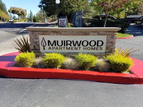 Monument Sign l Muirwood Garden Apartments Martinez CA