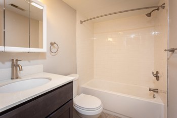 2223 Florey Lane 1-2 Beds Apartment for Rent - Photo Gallery 4