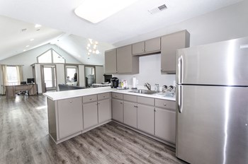 450 Waldan Circle 1-2 Beds Apartment for Rent - Photo Gallery 3
