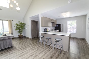 450 Waldan Circle 1-2 Beds Apartment for Rent - Photo Gallery 4