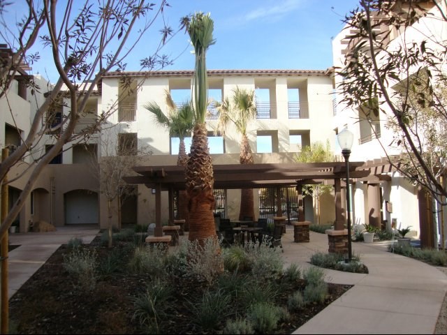 Building Exterior | Palo Verde Terrace in Palmdale, CA 93550