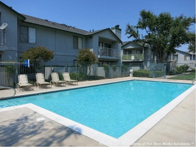 Park Place | Manteca | Apartments | Pool