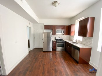 1056 N. Ashland Ave. 1-3 Beds Apartment for Rent - Photo Gallery 2