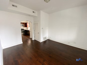 1056 N. Ashland Ave. 1-3 Beds Apartment for Rent - Photo Gallery 7
