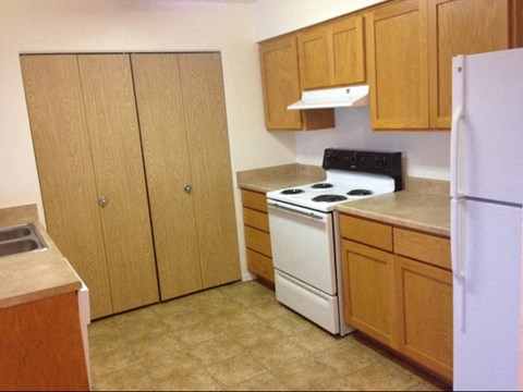 Full Kitchen View Spokane, Washington | Parkside at Mirabeau Apartments 