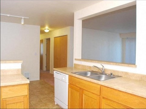 Full Kitchen View Parkside at Mirabeau Apts For Rent | Spokane, WA 99216
