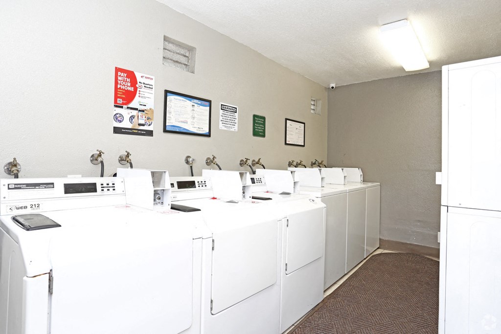 Laundry facility at PARKSIDE BRENTWOOD, Brentwood 