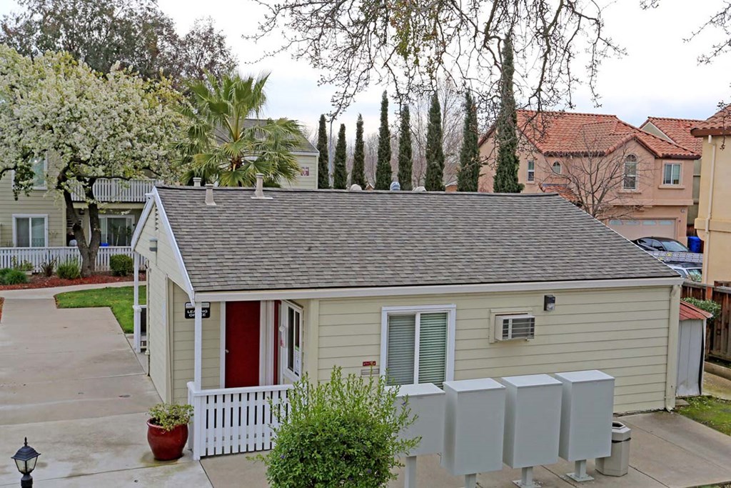 Exterior building view with mail boxes at PARKSIDE BRENTWOOD, Brentwood California