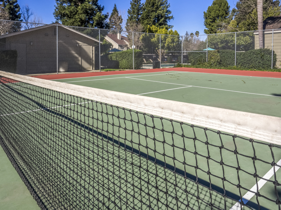 River Terrace Apartments | Tennis