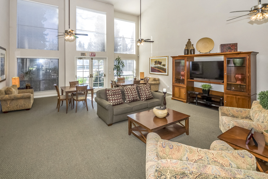 River Terrace Apartments | Lounge