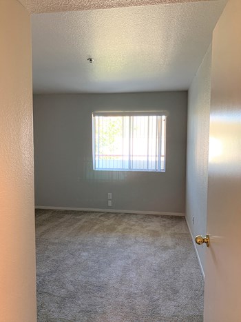 Spacious Bedrooms | Somerset Apartments in Antioch, CA 94509 - Photo Gallery 2
