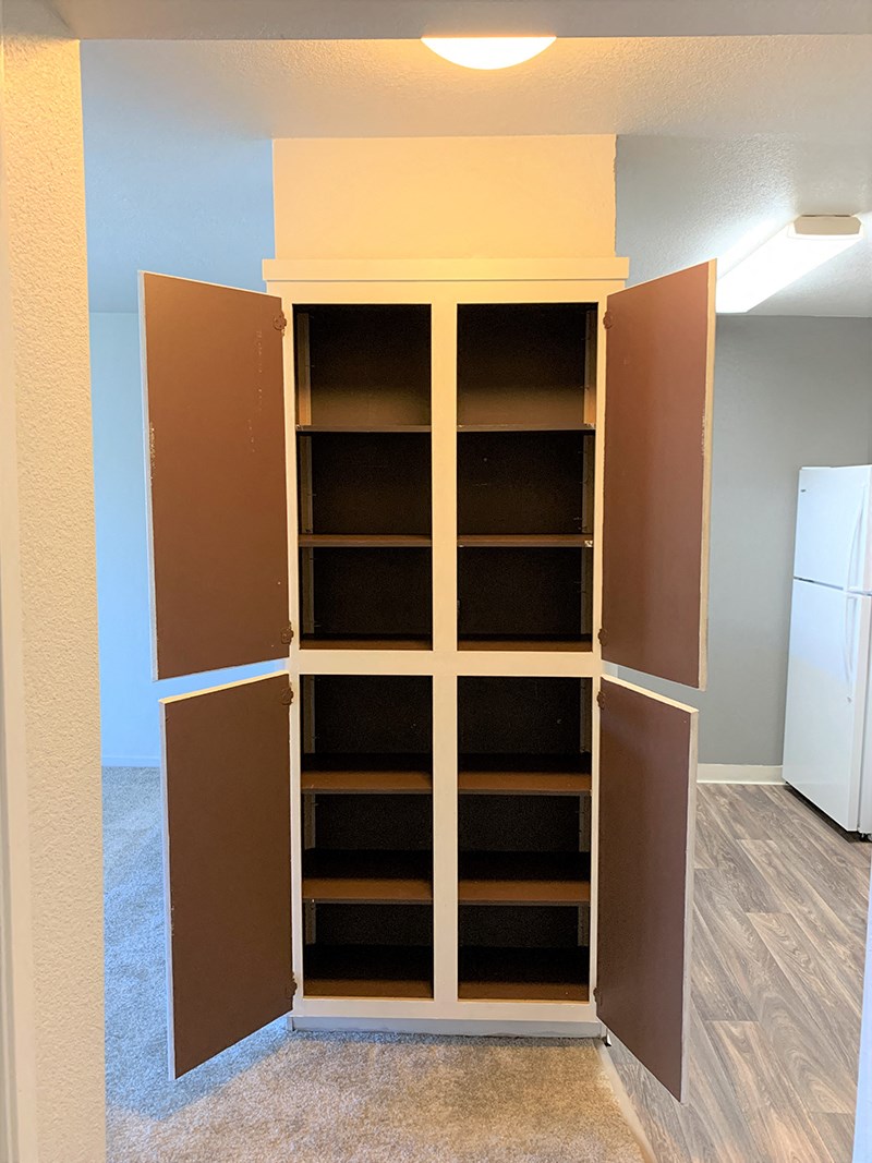 Cabinets (Open) | Somerset Apartments in Antioch, CA 94509