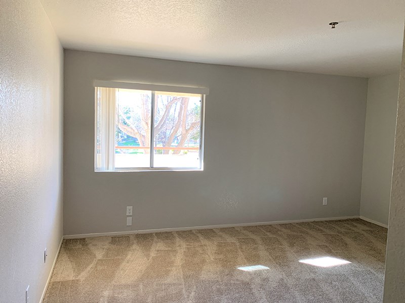 Spacious Bedrooms at Somerset Apartments in Antioch, CA 94509