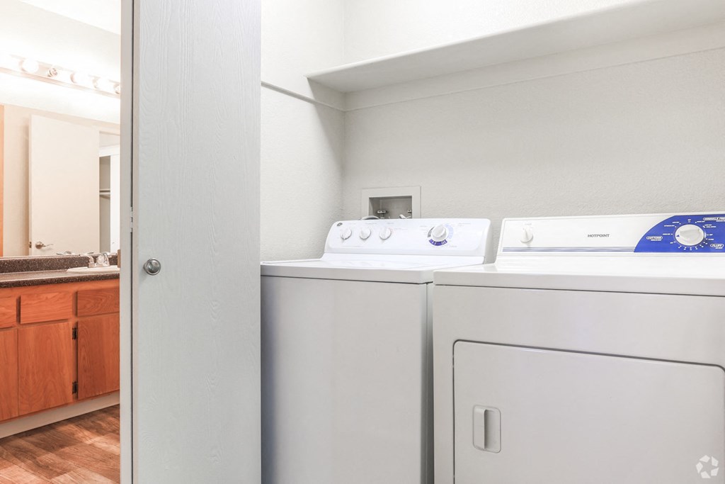 washer and dryer  l Somersett Hills Apartments in Roseville Ca