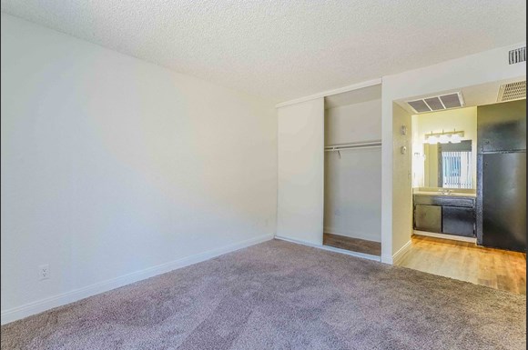 Lake Sahara Apartments, 2500 Karen Avenue, Las Vegas, NV - RENTCafé