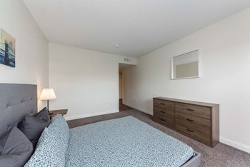 895 Sierra Vista Drive Studio-2 Beds Apartment for Rent - Photo Gallery 9