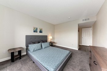 895 Sierra Vista Drive Studio-2 Beds Apartment for Rent - Photo Gallery 8