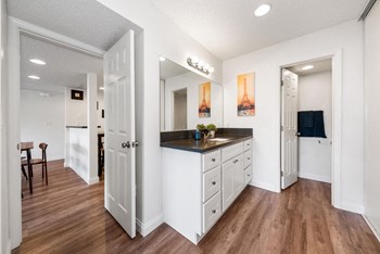 895 Sierra Vista Drive Studio-2 Beds Apartment for Rent - Photo Gallery 11