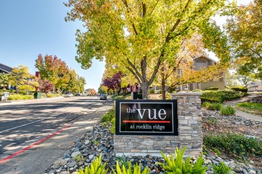 The Vue Apartments at Rocklin Ridge l street view of monument sign