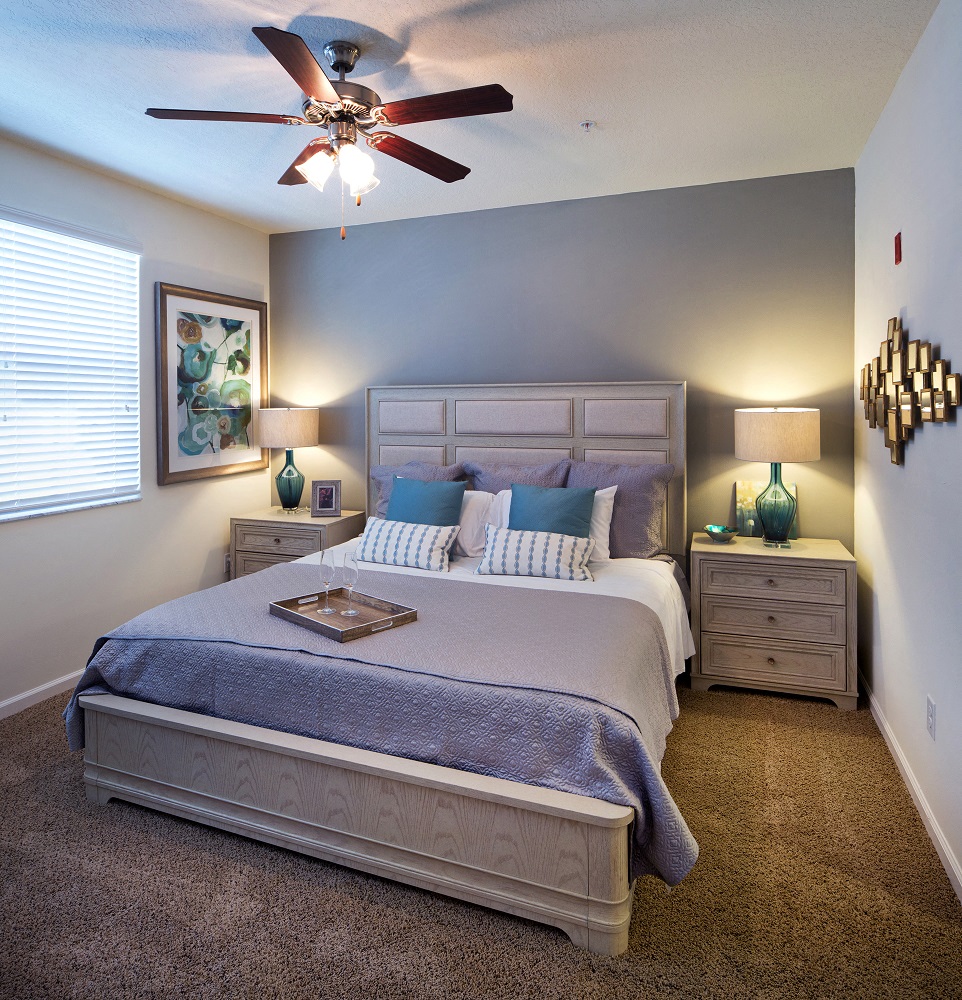 The Oaks at Southlake Commons Luxury Apartments