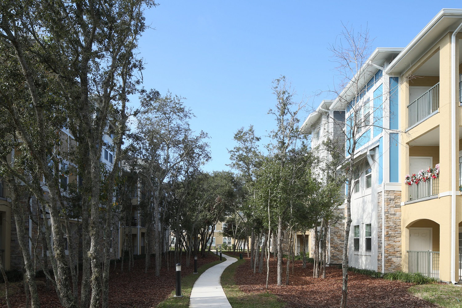 The Oaks at Southlake Commons Luxury Apartments