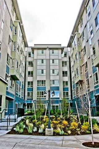 Exterior building view l  Tressa Apartments in Seattle, WA - Photo Gallery 8