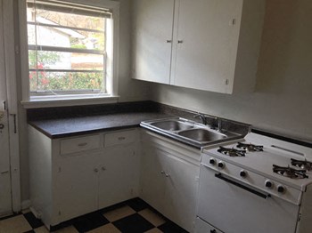 912 Oxmoor Road 1 Bed Apartment for Rent - Photo Gallery 3